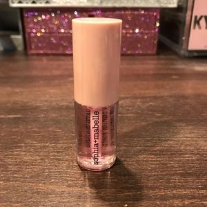 New Sophia + Mabelle Lip Oil